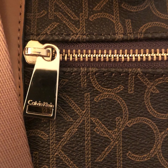 SOLD SOLD CALVIN KLEIN CROSSBODY BAG AS NEW WORN ONCE BARGAIN FOR SOMEONE - Picture 3 of 5